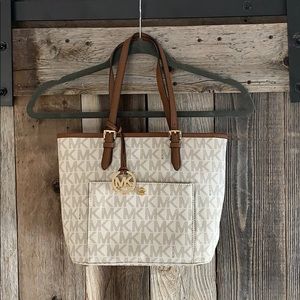 Michael Kors Authentic handbag
